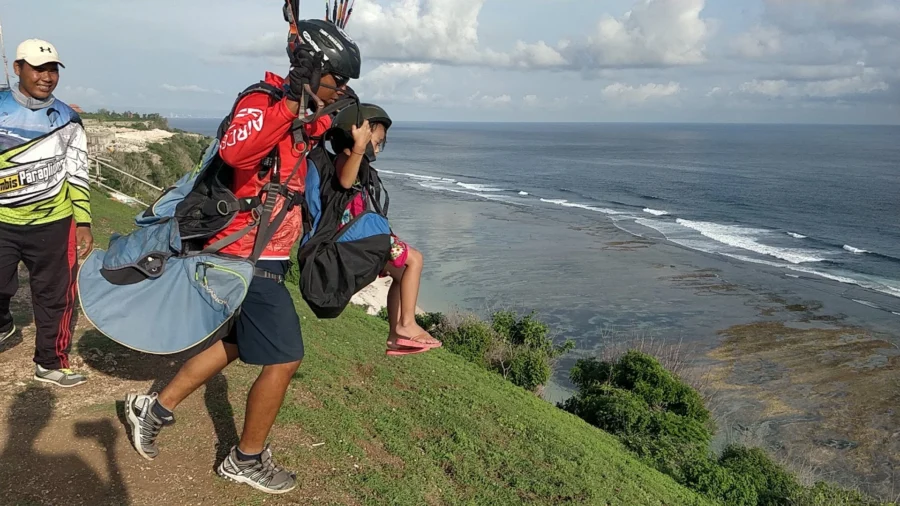 Paragliding in Bali with kids